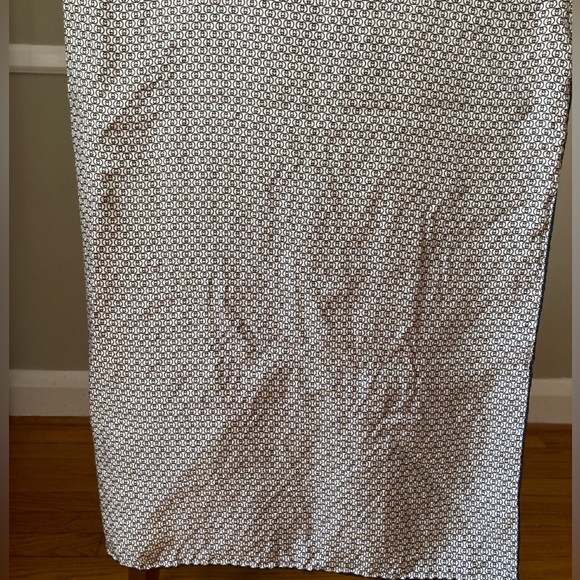 Vintage Gucci silk scarf 34x34 black interlocking G's classic logo on white - Picture 2 of 3